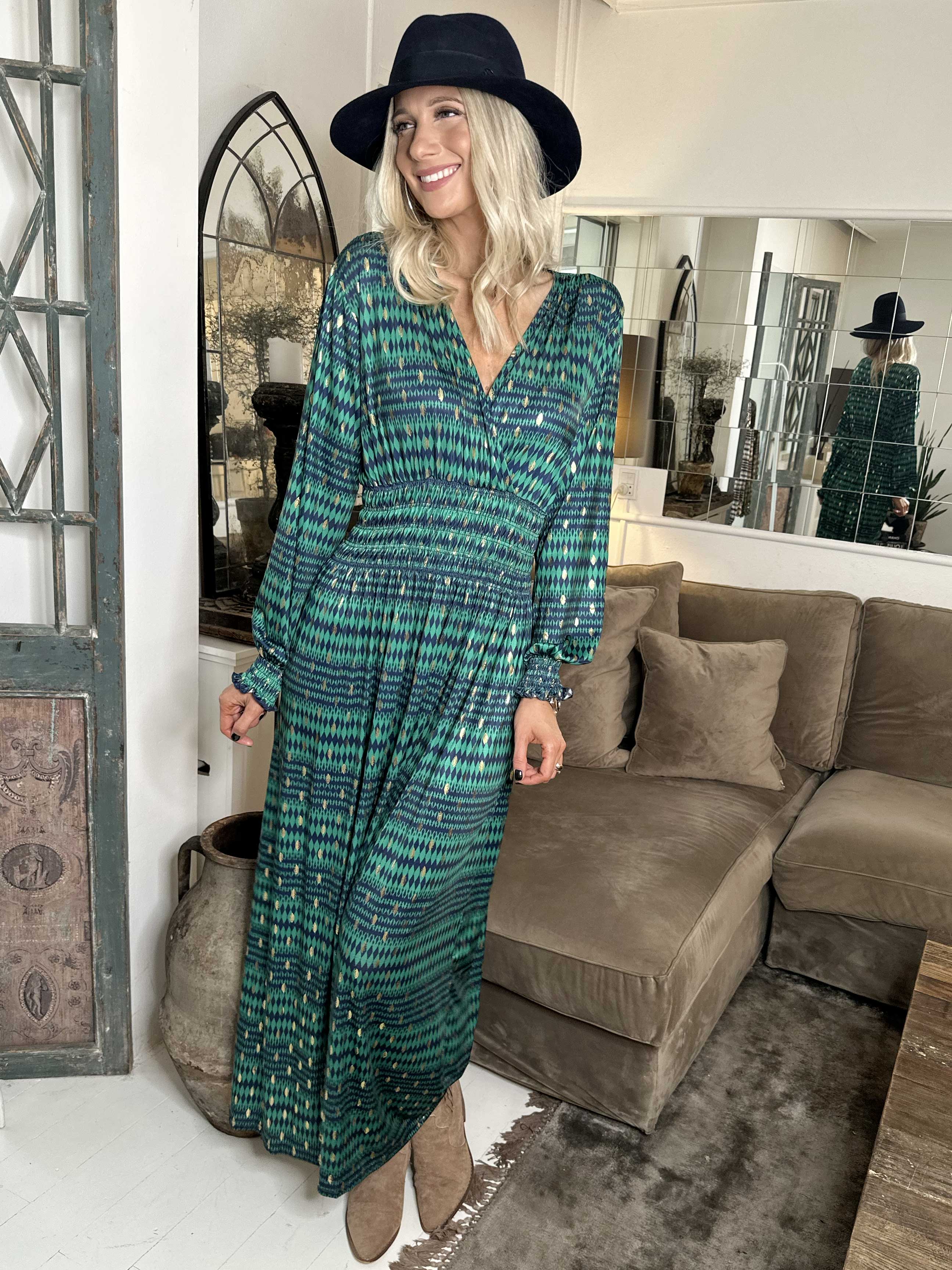 Pams Stripe L/S - Elastisk mønstret kjole med gulddetaljer